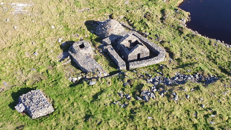 Ardoileán monastic ruins