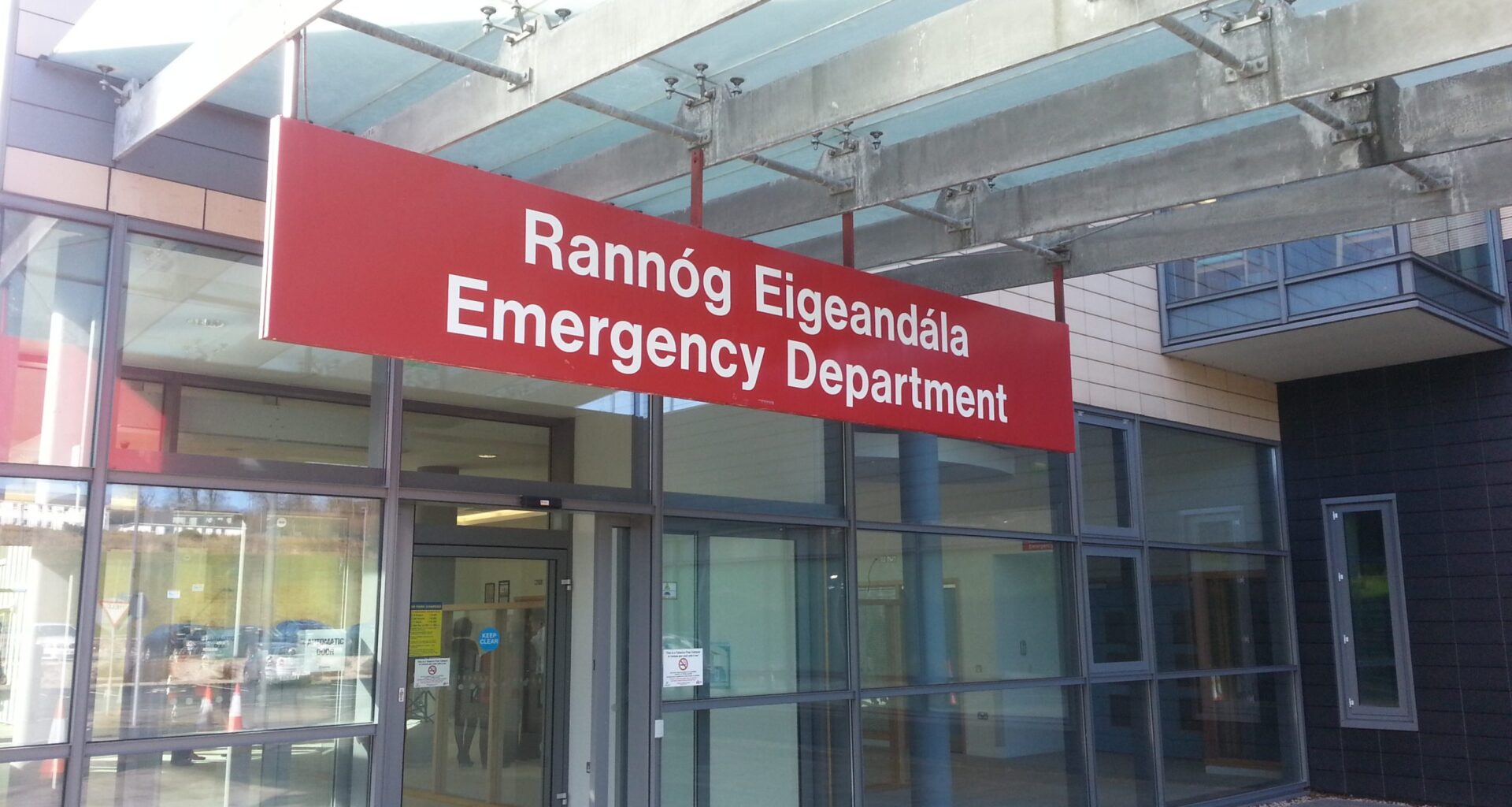 People urged to consider other options as the Emergency Department at LUH reports very high numbers - Highland Radio