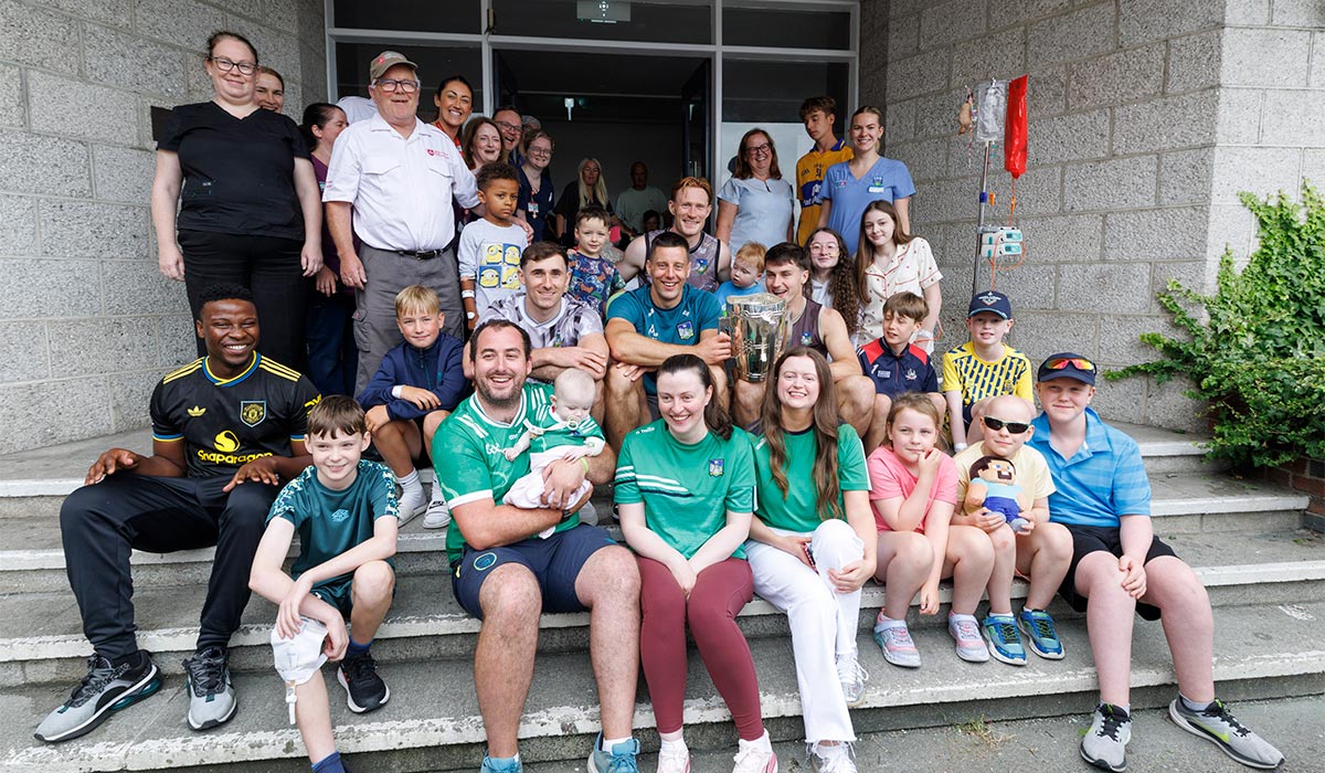 Pictured as the Limerick All Ireland Hurling Champions visit Crumlin Children’s Hospital with the Liam McCarthy Cup. Pic: Andres Poveda