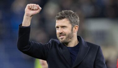 Man Utd eye Prem striker who Hargreaves, Butt want them to sign; Vlahovic another option