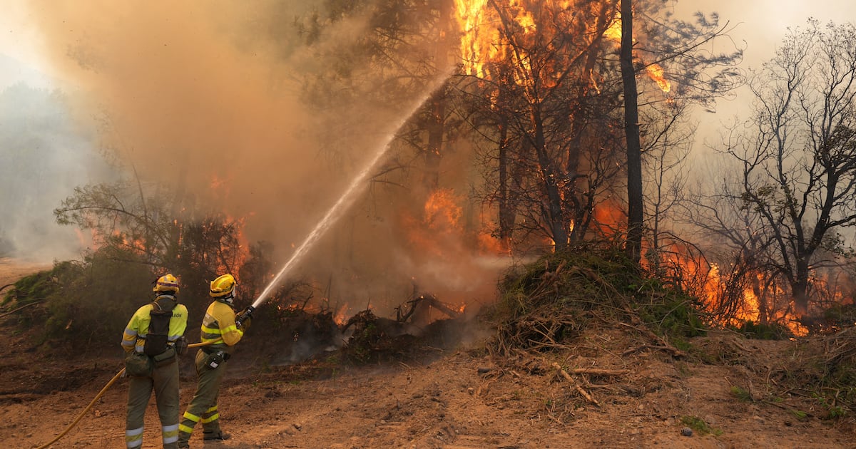 Wildfires in France and Spain force more than 300,000 people to flee homes – The Irish Times