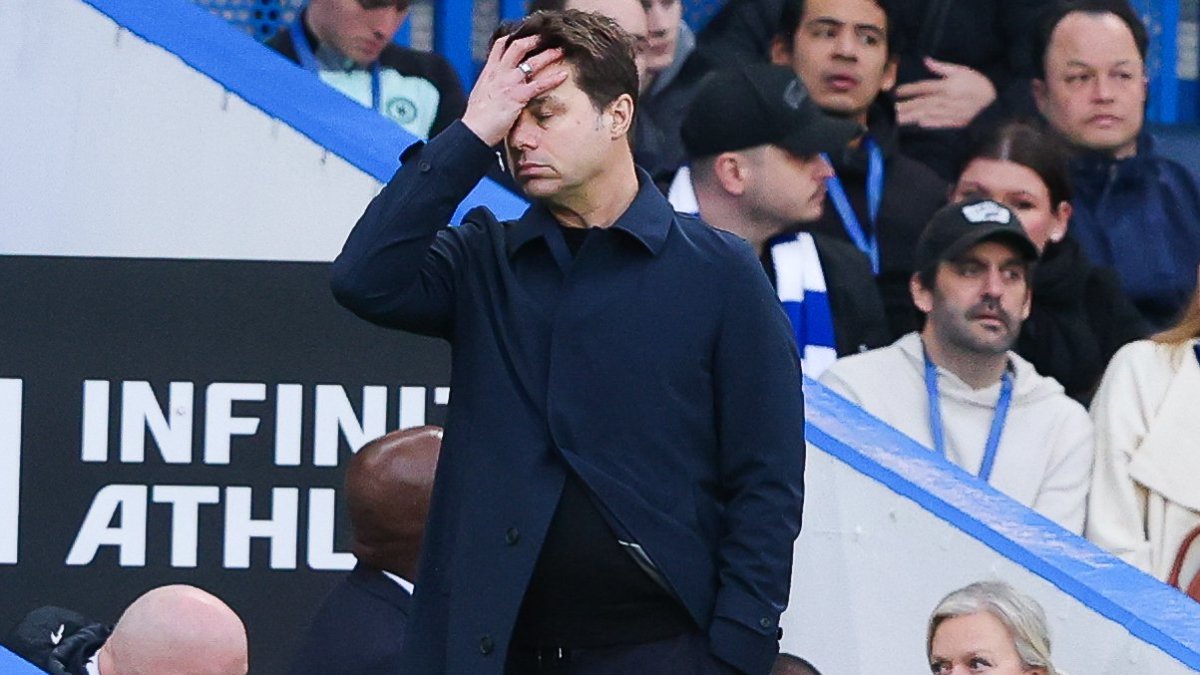LONDON, ENGLAND - FEBRUARY 04: Mauricio Pochettino, manager of Chelsea, looks dejected during the Premier League match between Chelsea FC and Wolverhampton Wanderers at Stamford Bridge on February 04, 2024 in London, England. (Photo by James Gill - Danehouse/Getty Images)