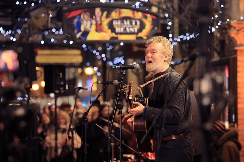 Glen Hansard at the annual Christmas Eve busk for Simon Community, outside the Gaiety Theatre in 2025. Photograph: Dara Mac Dónaill/The Irish Times















