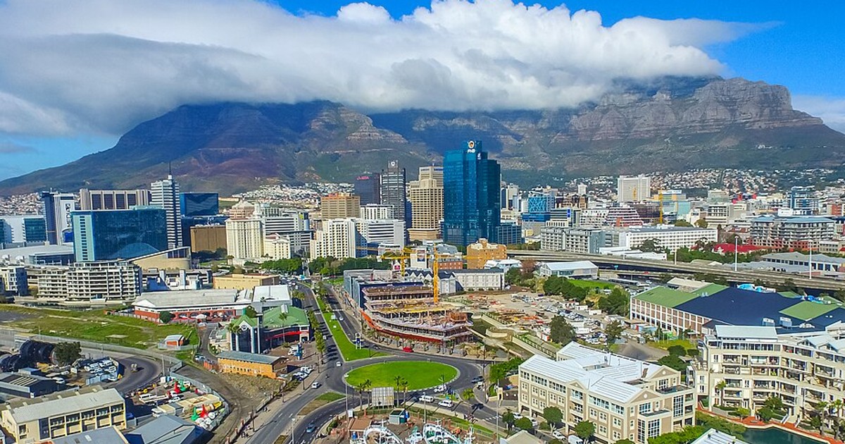 Poor governance creates $12 billion property value gap between South Africa’s two biggest cities