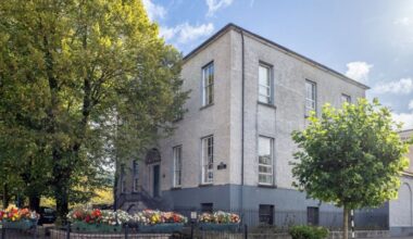 Fianna Fáil sells Clonmel property for €507,000 in bid to reduce debt levels – The Irish Times