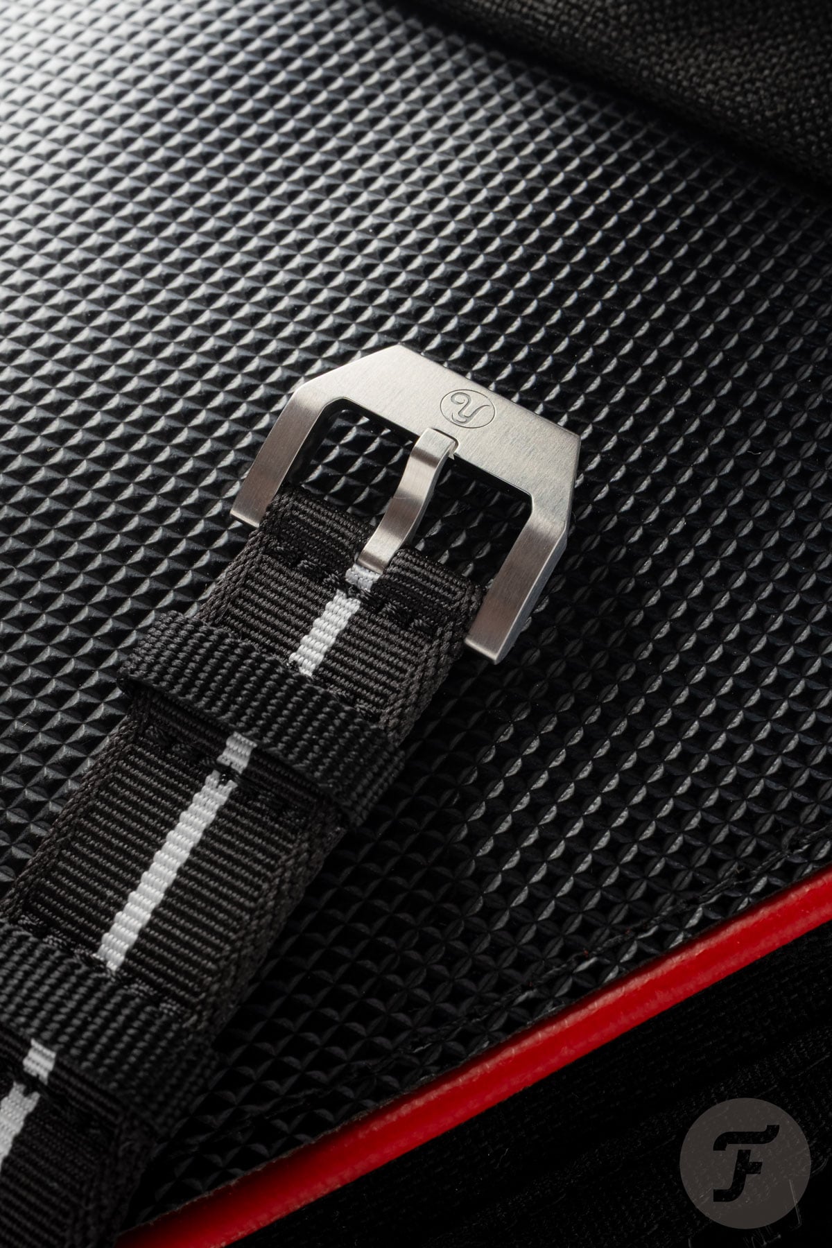 Yema Navygraf Barracuda CMM.20 Limited Edition buckle