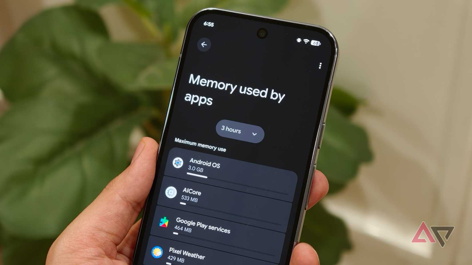 Android "Memory used by apps" page listing RAM usage for system and apps