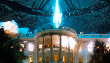 an alien spaceship blows up the White House
