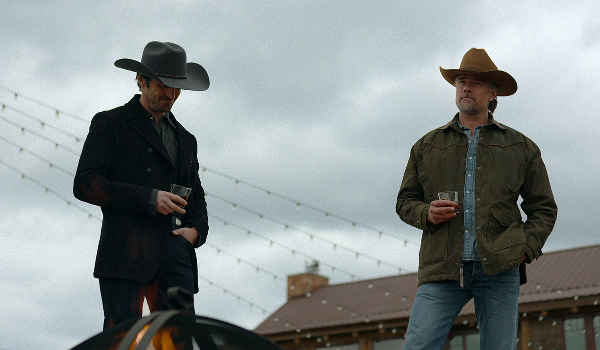 Eoin Macken as Davis and Josh Duhamel as Staten in Ransom Canyon
