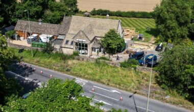 Hollywood actress spotted drinking at Jeremy Clarkson's Cotswolds pub