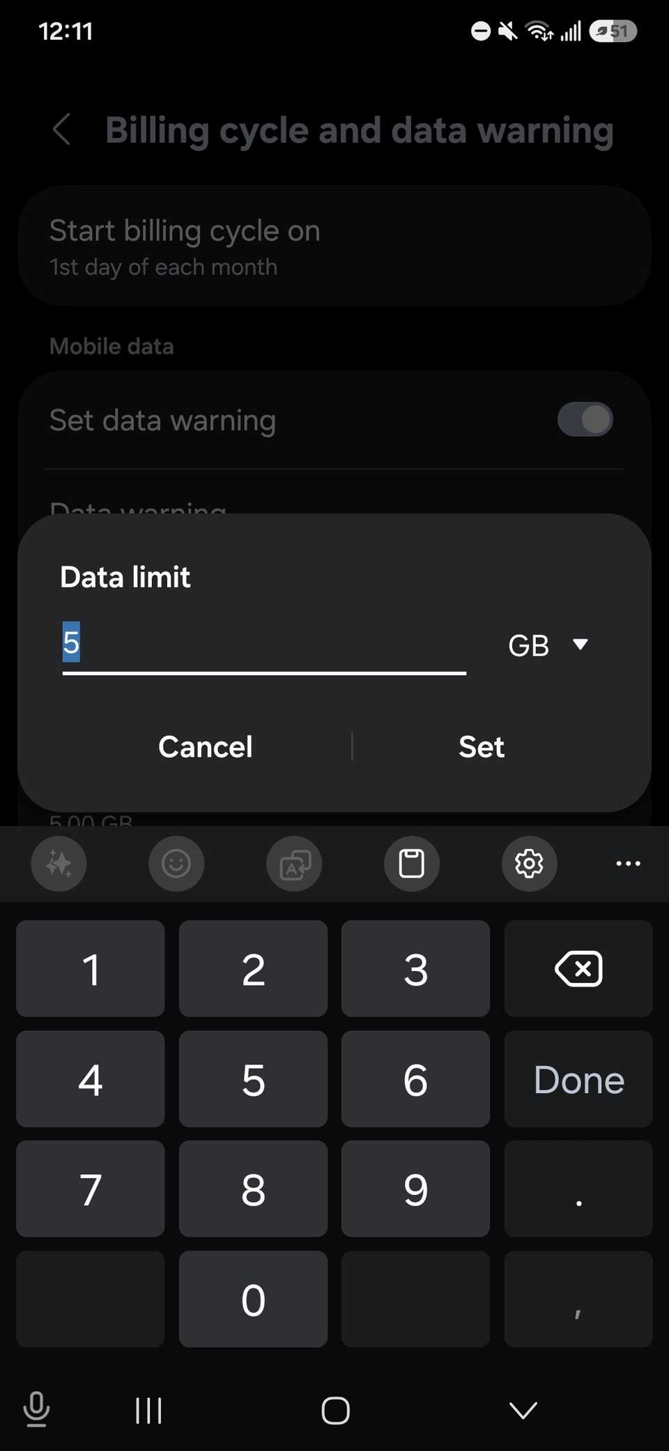 Setting a numerical value for your data limit with the cancel and set options with the number pad displayed