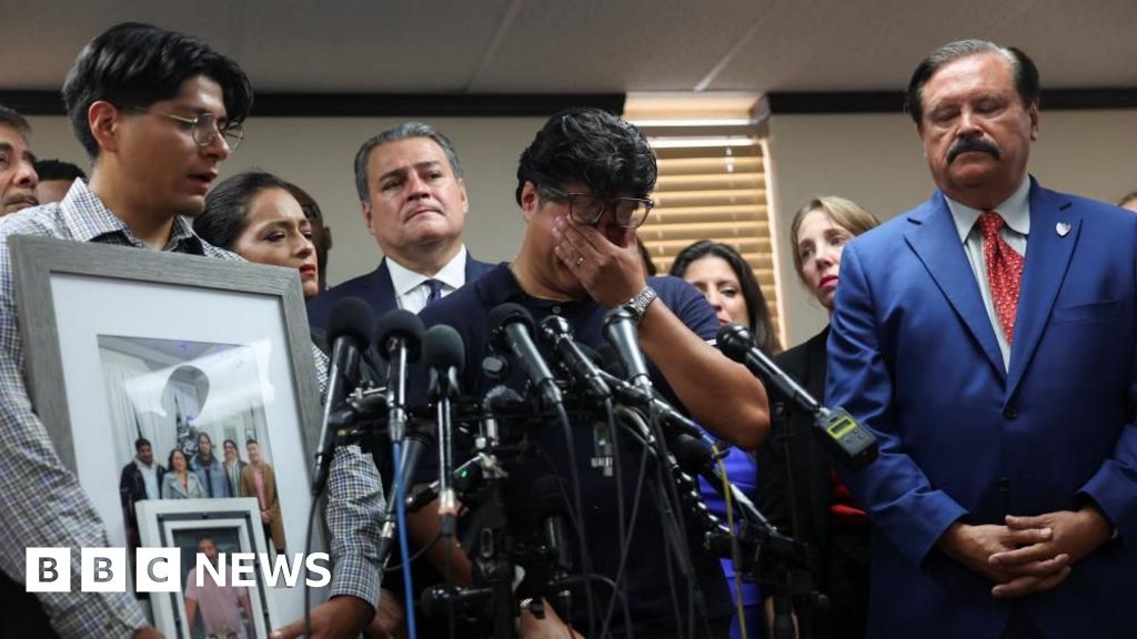 Mexico to file criminal complaints over deaths in US custody - BBC