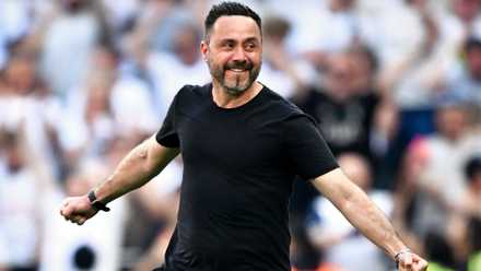 Roebrto De Zerbi celebrates Spurs' win over Everton