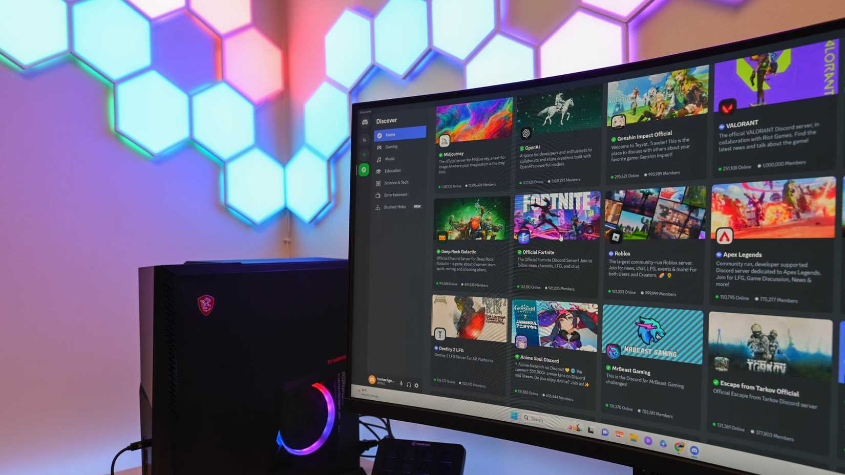 Discord public community servers.