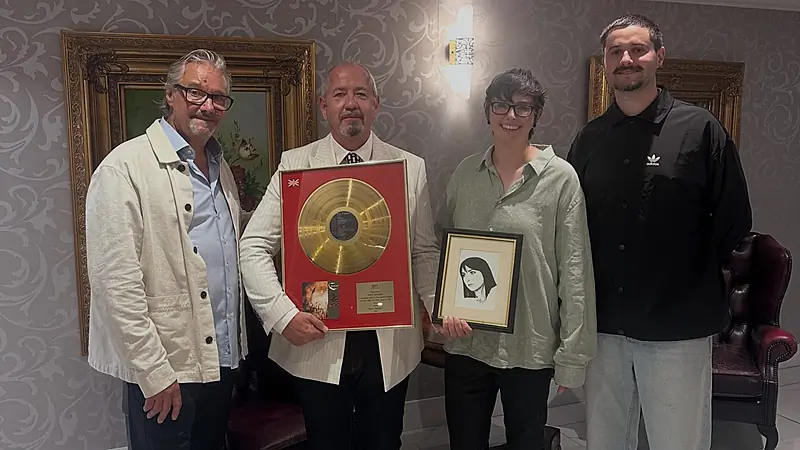 Donegal hotel makes touching tribute to Moya Brennan