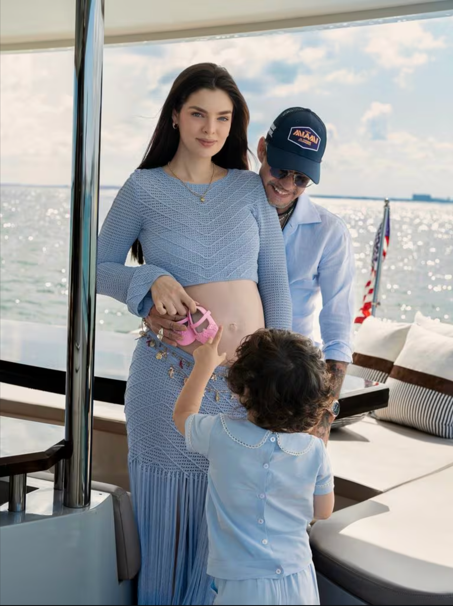 Marc Anthony and Nadia Ferreira will become parents of a baby girl