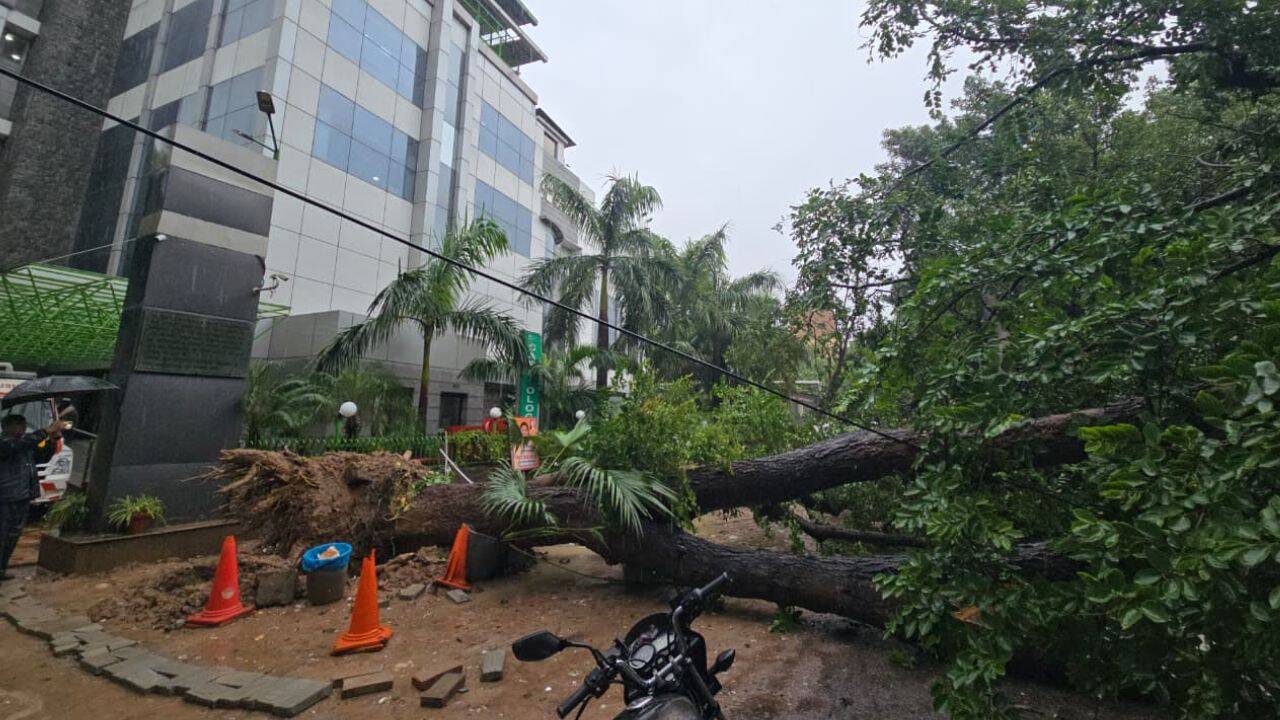Heavy rain in Delhi