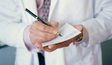 Do you think workers should need a doctor's note from the first day of sick leave?