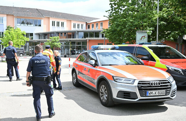 Two girls seriously wounded and teenager arrested in German school attack - The Journal