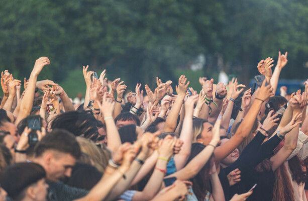 Music fans warned of surge in resale ticket scams as summer gig season peaks - The Journal