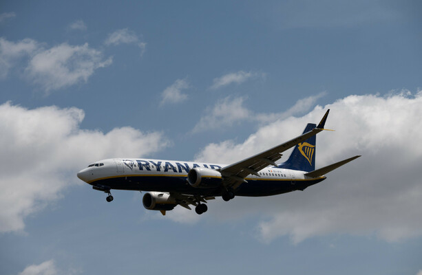 ‘If we die, we die together’: Woman describes moment husband nearly sucked out of Ryanair plane - The Journal