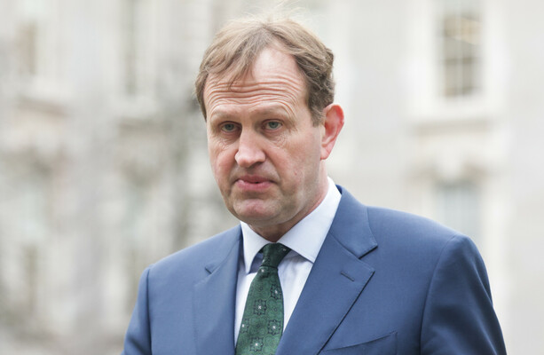 Justice minister urges solicitors to ‘be reasonable’ amid legal aid flat-fee dispute - The Journal