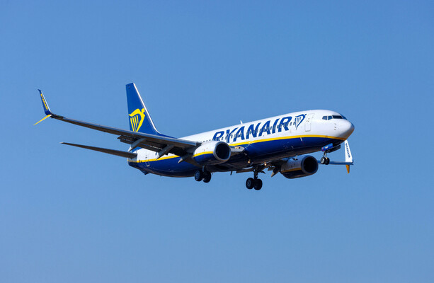 US watchdog takes over probe into Ryanair flight after passenger was partially sucked out of plane - The Journal