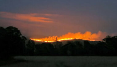 Fire crews continue to battle blaze at Slievenamon in Co Tipperary