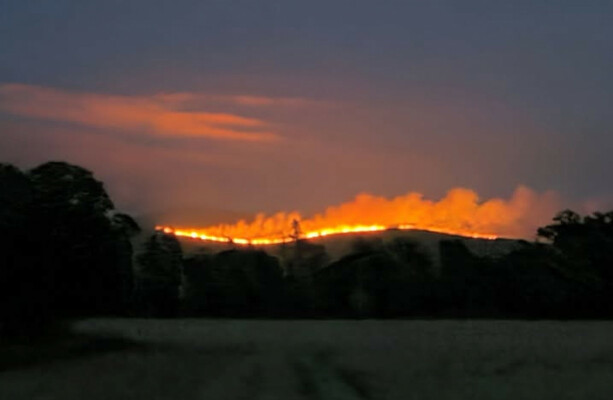 Fire crews continue to battle blaze at Slievenamon in Co Tipperary