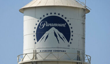 Paramount delays $110 billion Warner Bros. merger as lawsuit seeking to block deal moves forward