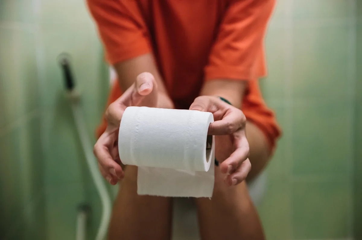 'Ghost Poops' Say A Lot About Your Gut Health, According To Doctors