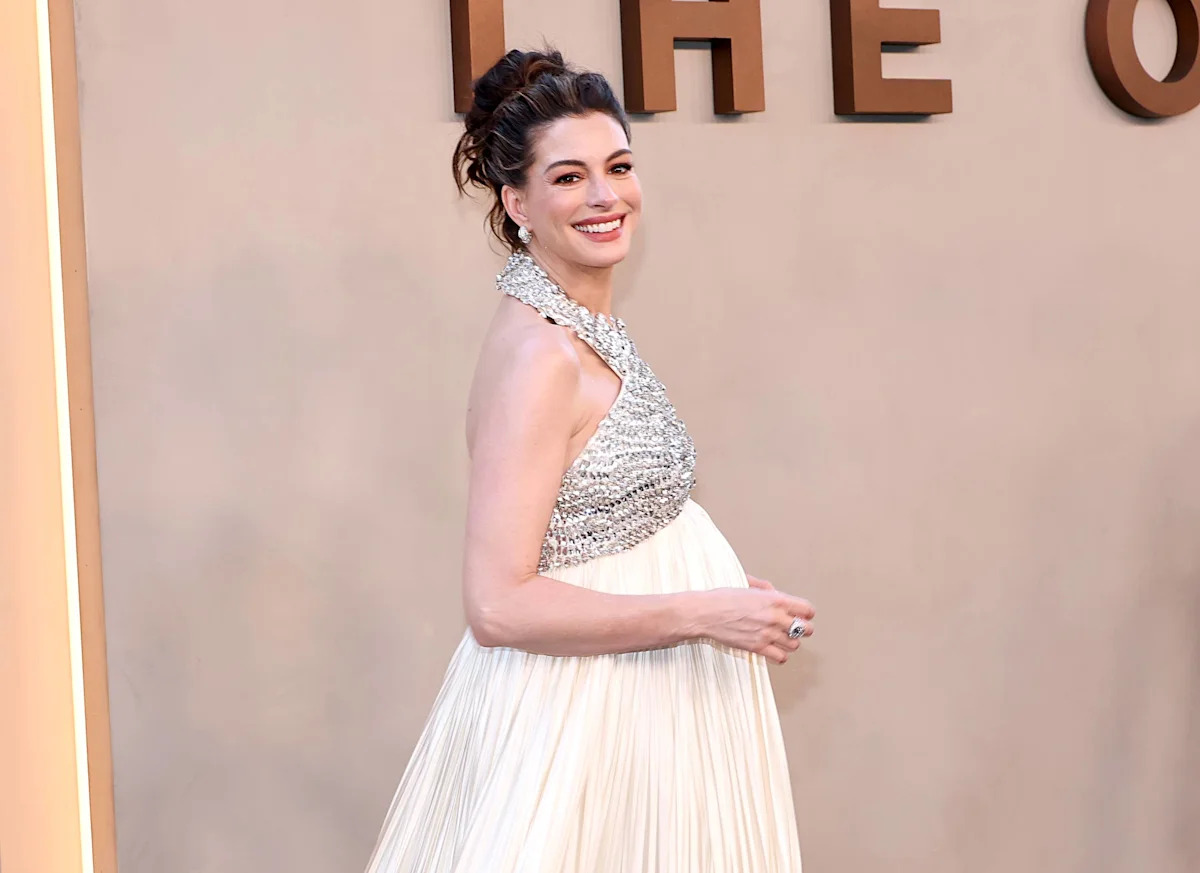 Anne Hathaway Reveals Exciting Updates on 'Princess Diaries 3' Development