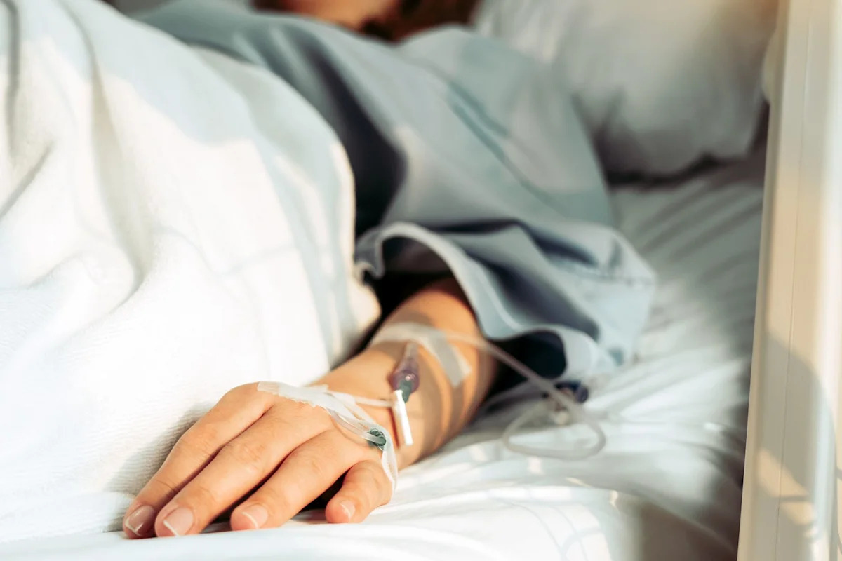 Bride Hospitalized on Her Honeymoon After Contracting Cyclosporiasis, the Parasitic Illness That Causes ‘Explosive’ Diarrhea