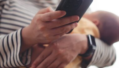 New Study Says Parents' Phone Use Might Be Giving Kids Attachment Issues Later On