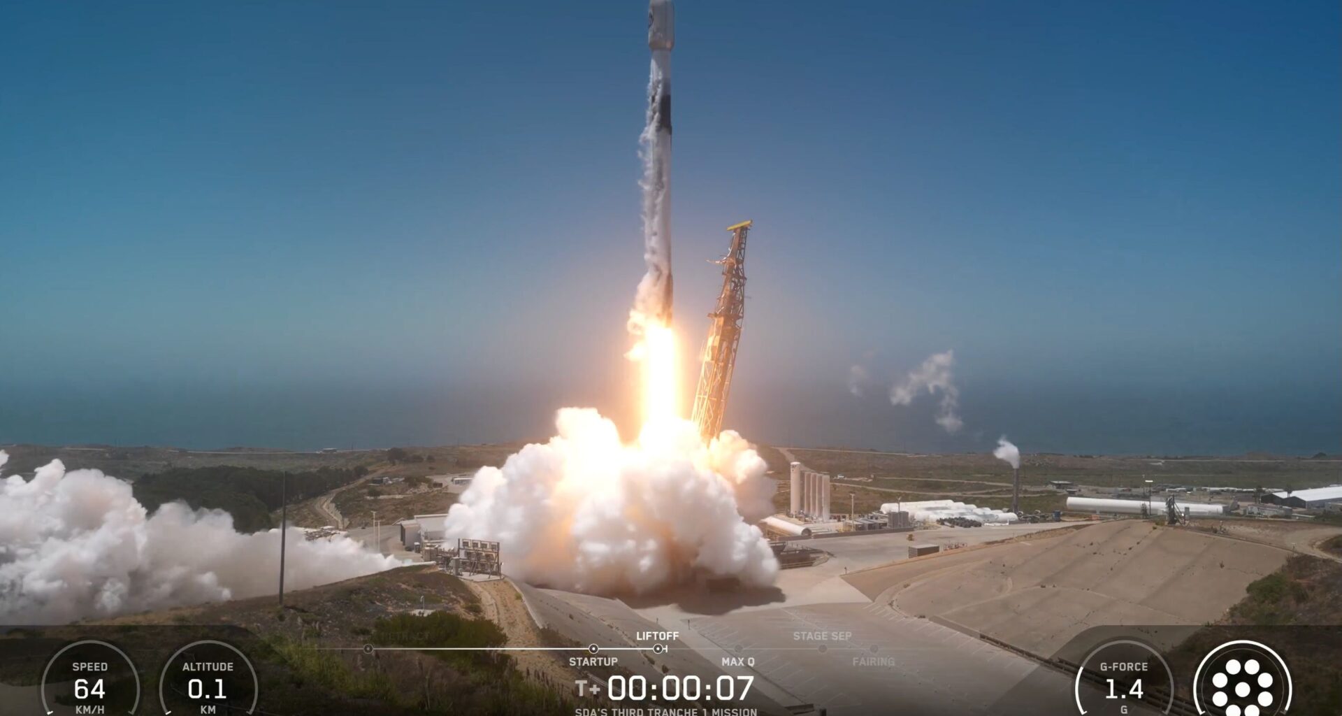 SpaceX launches 21 'data transport' satellites for US military (photos)