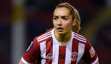 Maddy Cusack playing for Sheffield United