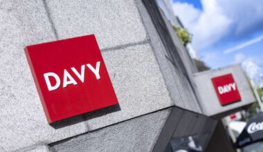 Thinking of investing in AI? Davy has a warning for you