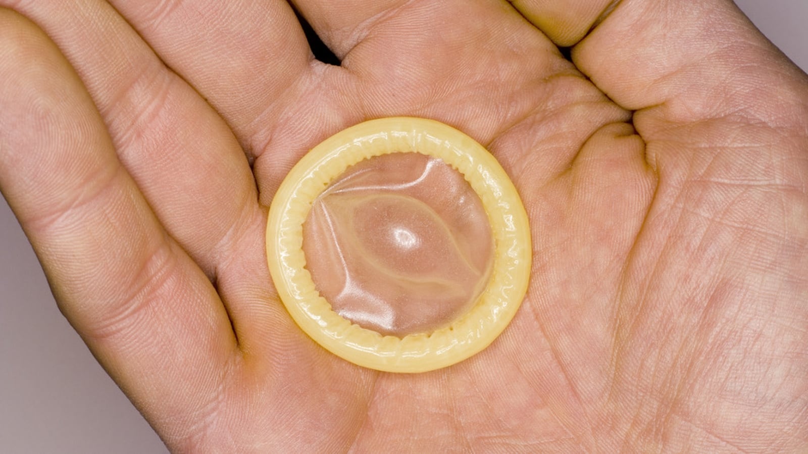 France warns of 300,000 potentially unsafe condoms