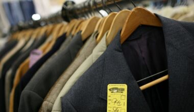 Consumers sought out bargains in July