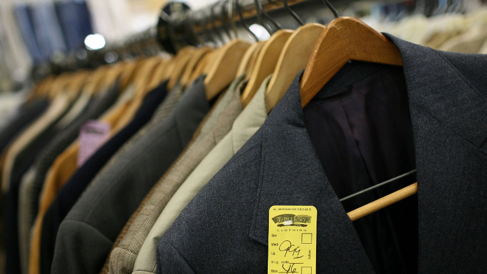Consumers sought out bargains in July