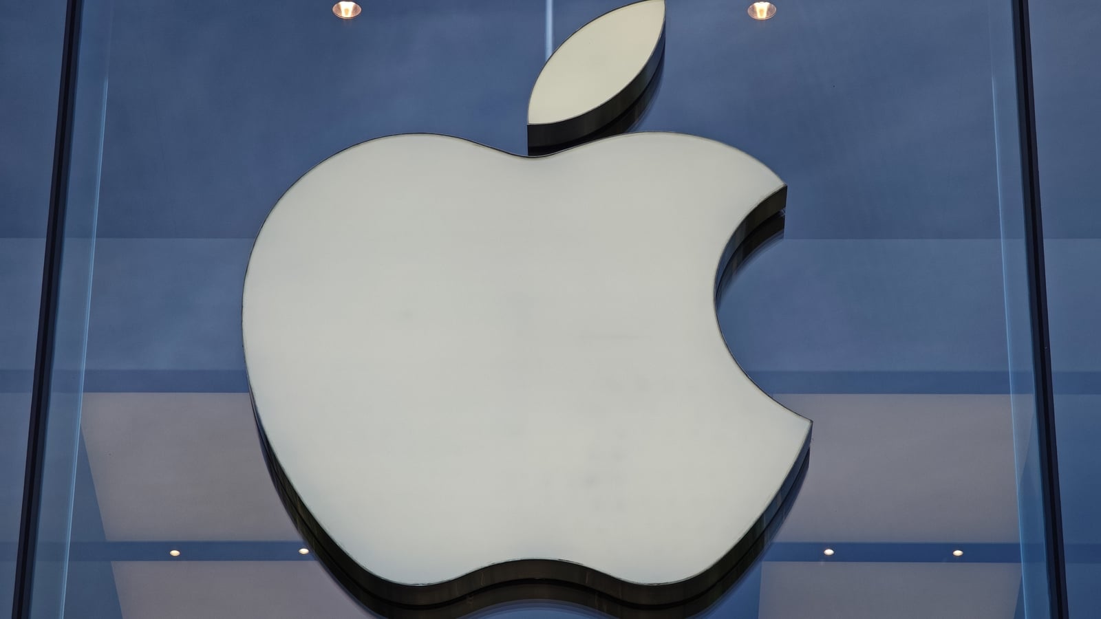Apple paid 40% of its global taxes to Ireland last year
