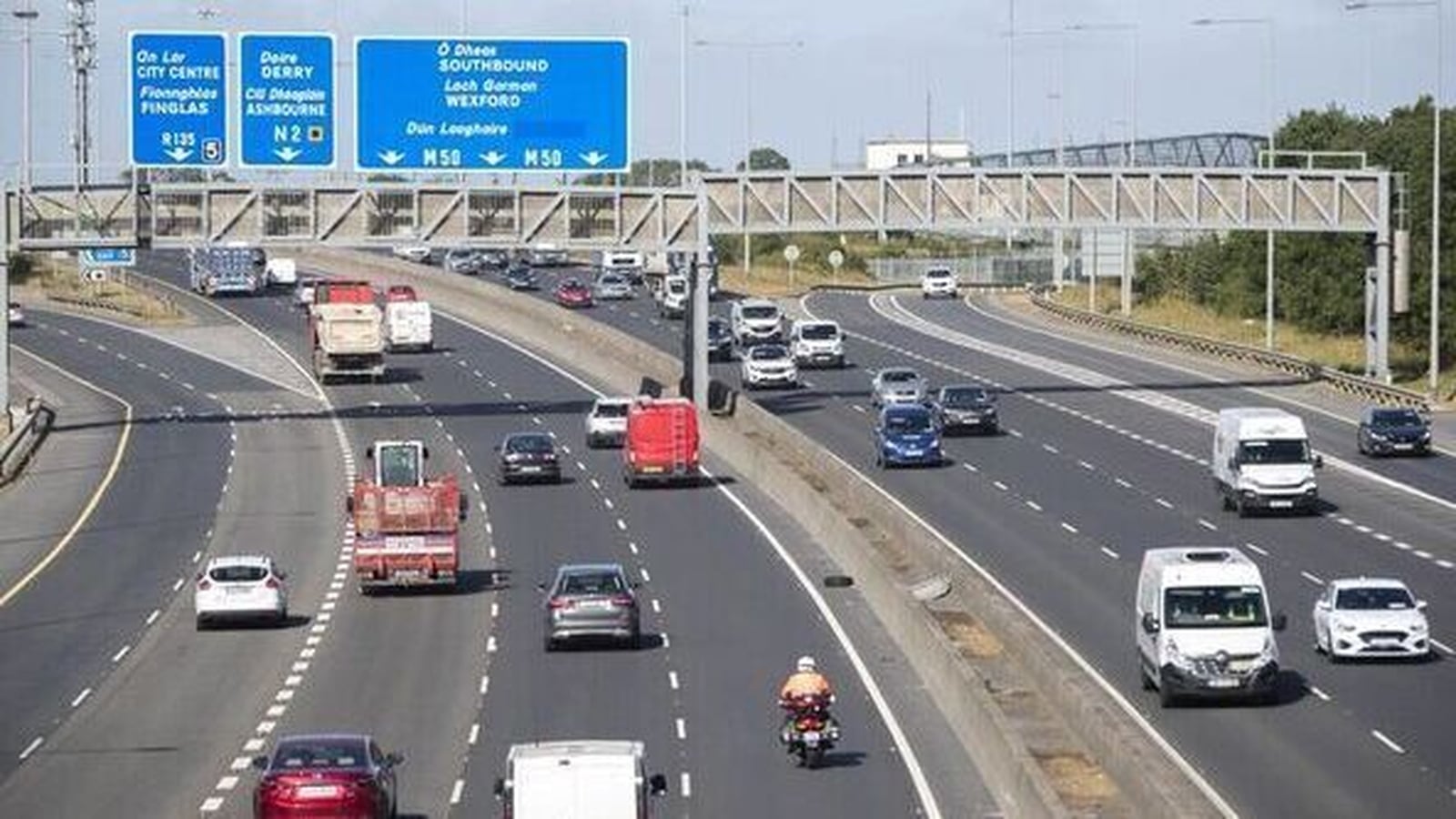 Number of people seriously injured following M50 crash