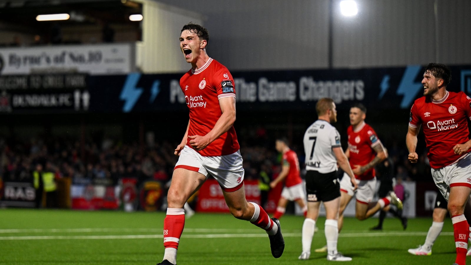 Sligo strike late to snatch priceless point at Dundalk