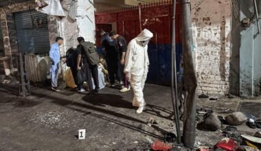14 killed in suspected suicide bombing in Pakistan