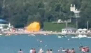 Ukrainian strikes on holiday resort, Crimea kill 11