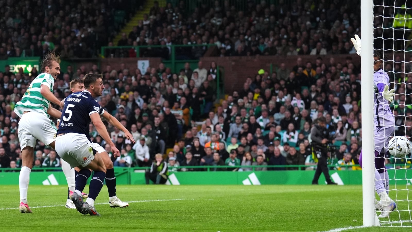 Nygren gets Celtic off to a winning start against Dundee