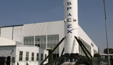 SpaceX beats forecasts as revenue and spending rise