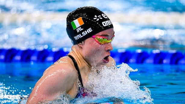 12 August 2026; Ellen Walshe of Ireland on her way to winning gold in the Women's 400m individual medley Final at the 2026 European Aquatics Championships in Paris, France. Photo by Ewan Gavet/Sportsfile