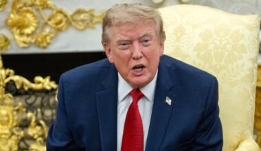 White House attacks CNN reporter over Trump aide question
