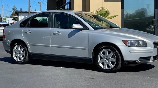 Silver Volco S40 Saloon 2006